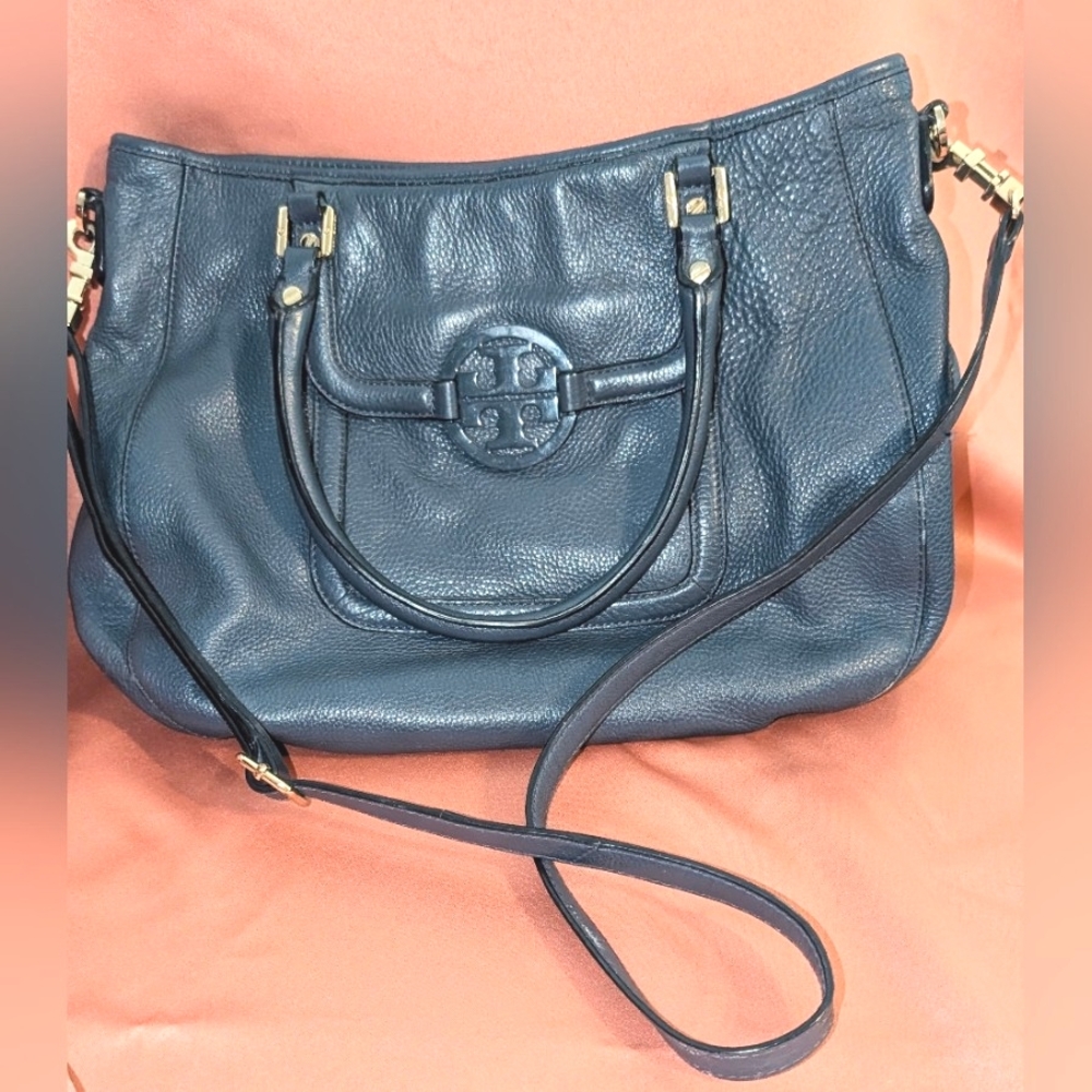 Beautiful Tory Burch Blue Leather Amanda  Crossbody Hobo Handbag Purse